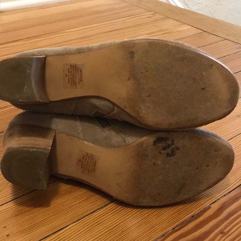 Steve Madden taupe suede “hipster” bootie - Picture 5 of 6